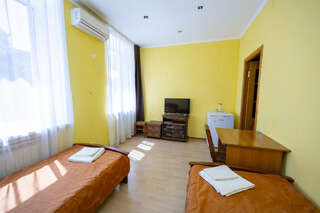 Гостиница Гостиный двор Таганрог Двухместный номер с 2 двуспальными кроватями-2