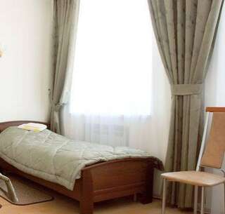 Гостиница Гостиный двор Таганрог Стандартный двухместный номер с 2 отдельными кроватями-1
